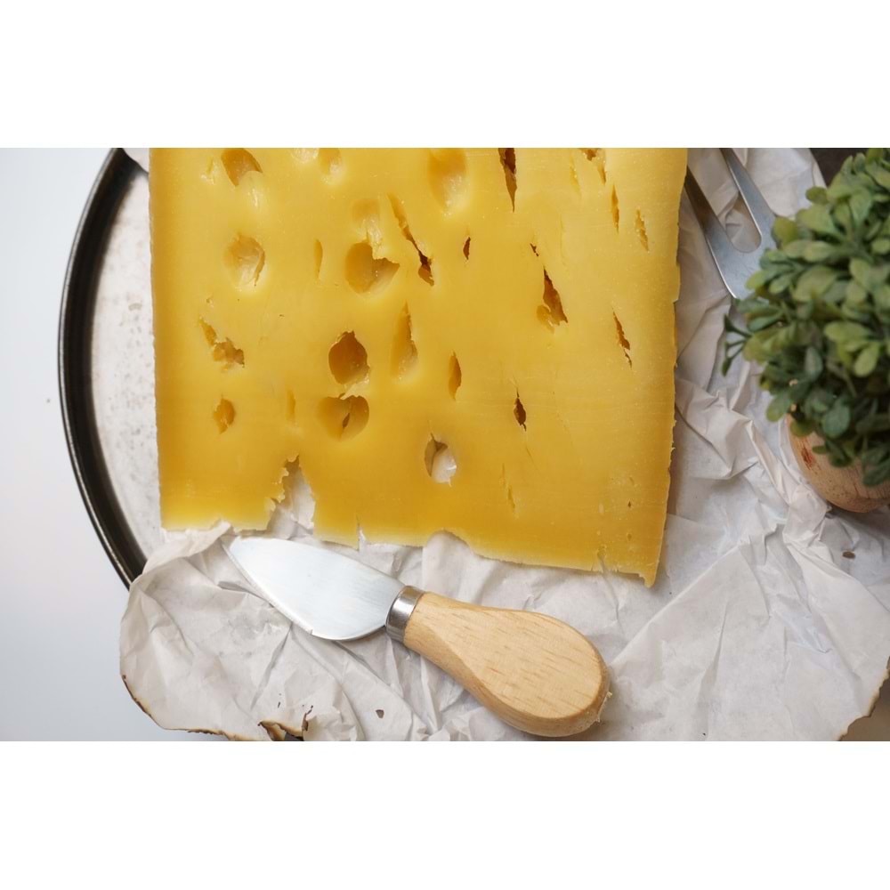 Koçulu Çiftliği Kars Gravyer Peyniri 1 Kg