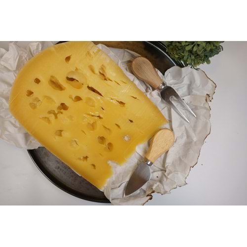 Koçulu Çiftliği Kars Gravyer Peyniri 1 Kg